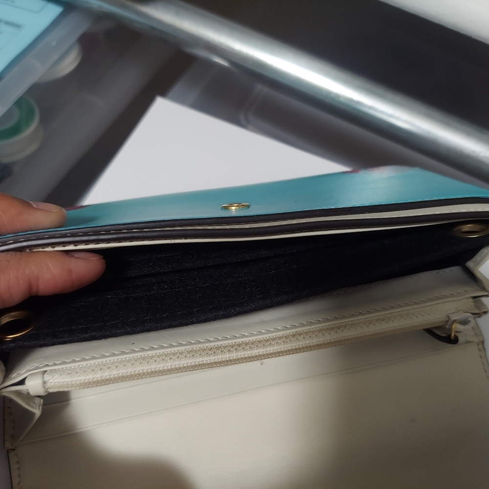 Host Pick! Customized Authentic Gucci Wallet - Picture 11 of 11
